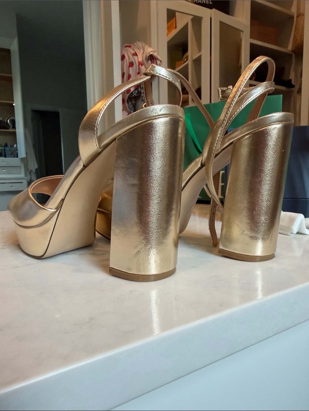 Steve Madden Metallic Gold Platform Block-Heel Sandals 8.5 worn once - Picture 3 of 9